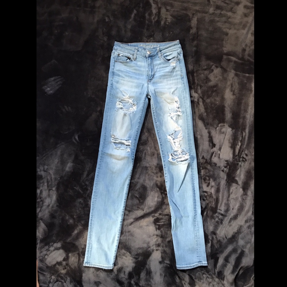 American Eagle high Waisted Ripped Jeans